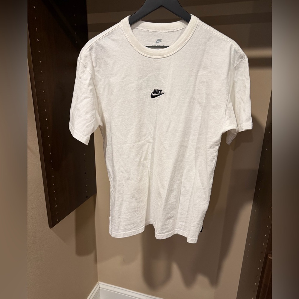 Nike White Short Sleeve Tee